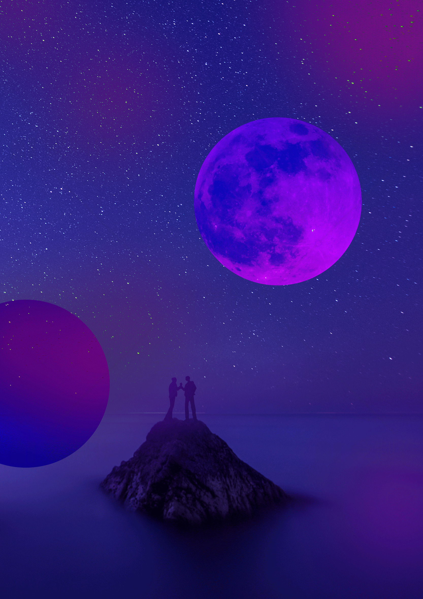 浪漫星空下的紫色月亮与情侣剪影素材